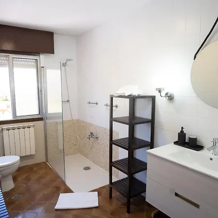 Preciosa Casa En Cerca De La Playa De Samil بيت للعطل