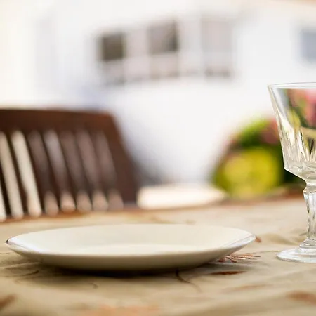 Preciosa Casa En Cerca De La Playa De Samil